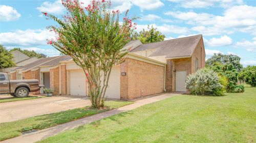 1826 Veranda Dr, West Columbia, TX, 77486-9636 | Card Image