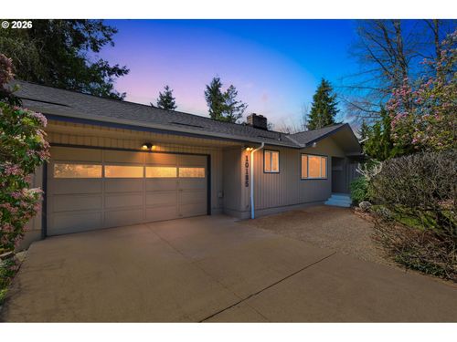10185 Se Walnut Dr, Happy Valley, OR, 97086-2116 | Card Image