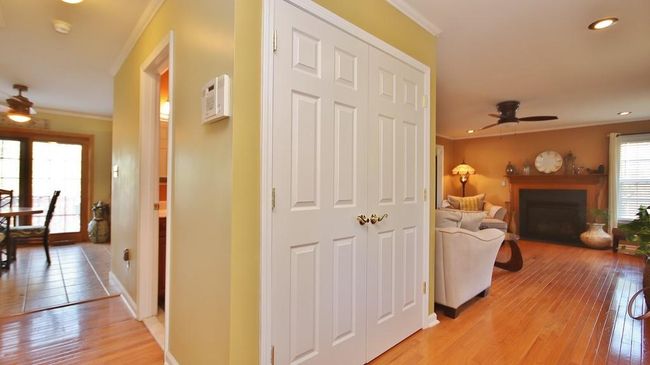 Foyer-closet-living room to the right | Image 5