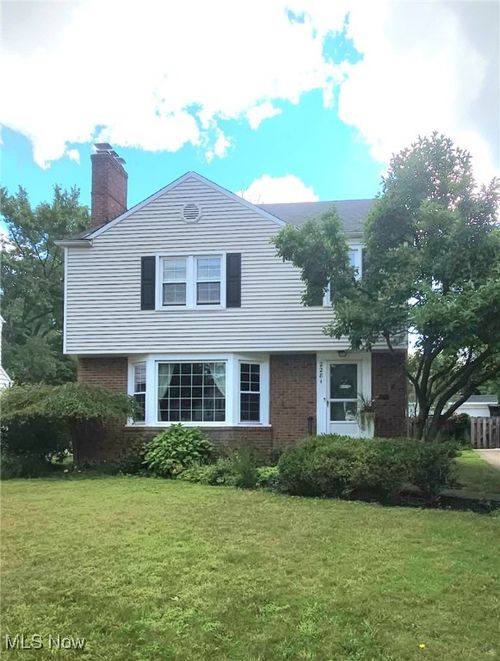 2281 Traymore Rd, University Heights, OH, 44118-3813 | Card Image