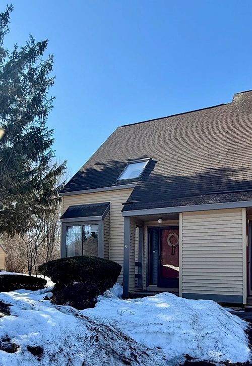 9 Savage Court, Pembroke, NH, 03275 | Card Image