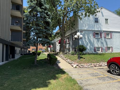 apt-2111-9513 Kelvin Ln, Schiller Park, IL, 60176-5004 | Card Image