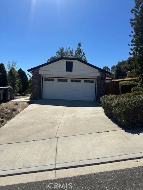 14744 Marymount St, Moorpark, CA, 93021-2566 | Card Image
