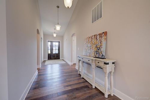 660 Birkdale Dr, Howell, MI, 48843-5812 | Card Image