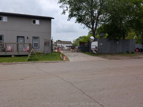 142 Charlotte St, Brantford, ON, N3T2X8 | Card Image