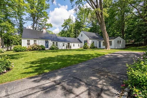 37 Main Street, Raymond, ME, 04071 | Card Image