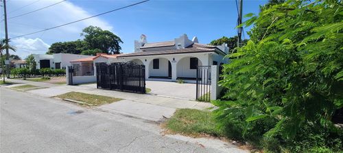 1721 Sw 24th Ter, Miami, FL, 33145-3835 | Card Image