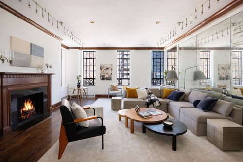 19d-350 W 57th St, New York, NY, 10019-3763 | Card Image