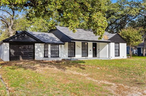 2513 Carnation Ave, Fort Worth, TX, 76111-1522 | Card Image