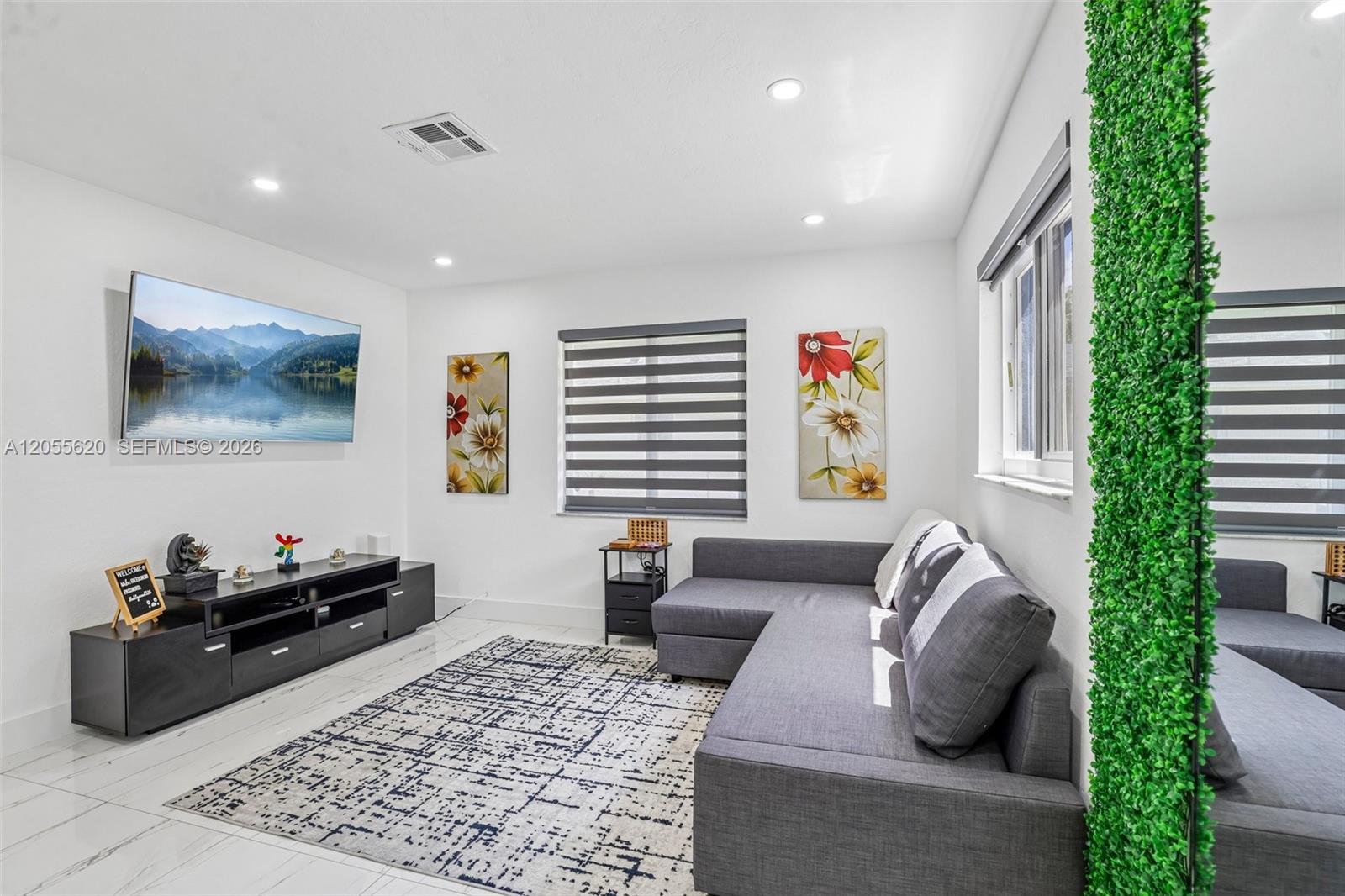 Residential Income in Hollywood 2