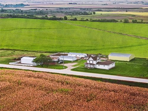 17851 County Road E45, Anamosa, IA, 52205-7726 | Card Image