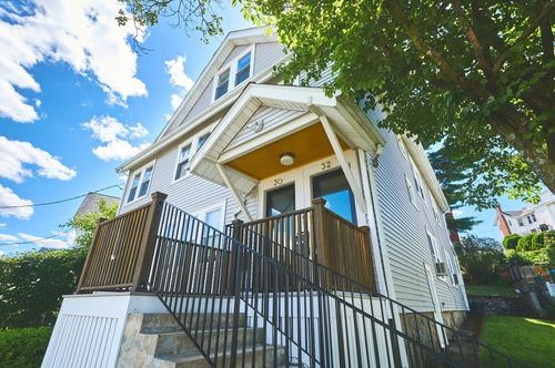30-30 Edgecliff Rd, Watertown, MA, 02472-3546 | Card Image