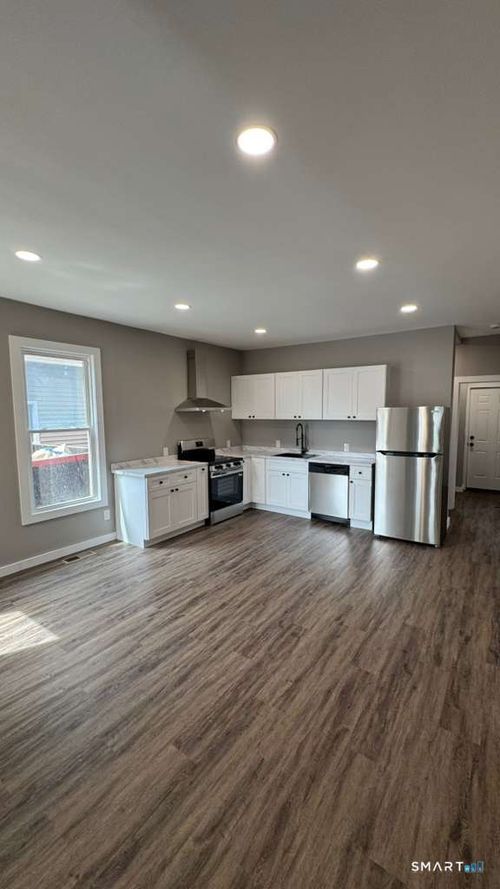151-149-151 Shelton St, Bridgeport, CT, 06608-1521 | Card Image