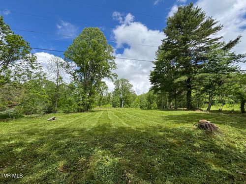 808 Waddell Rd, Mountain City, TN, 37683-4238 | Card Image