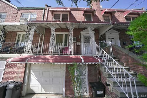 2929 Fenton Ave Avenue, New York, NY, 10469 | Card Image