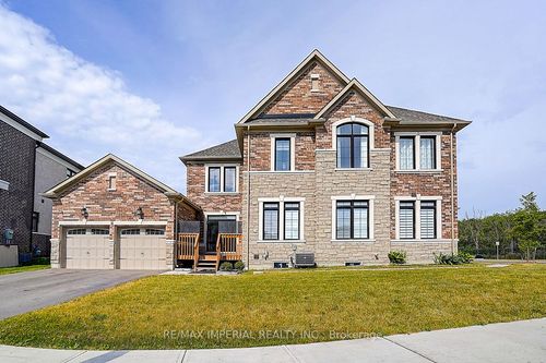 135 Av Mccague, Richmond Hill, ON, L4S0M2 | Card Image