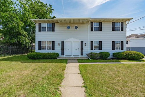 17-25 N 8th St, Emmaus, PA, 18049-2001 | Card Image