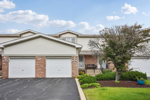 15963 Blackwater Ct, Tinley Park, IL, 60477-6759 | Card Image