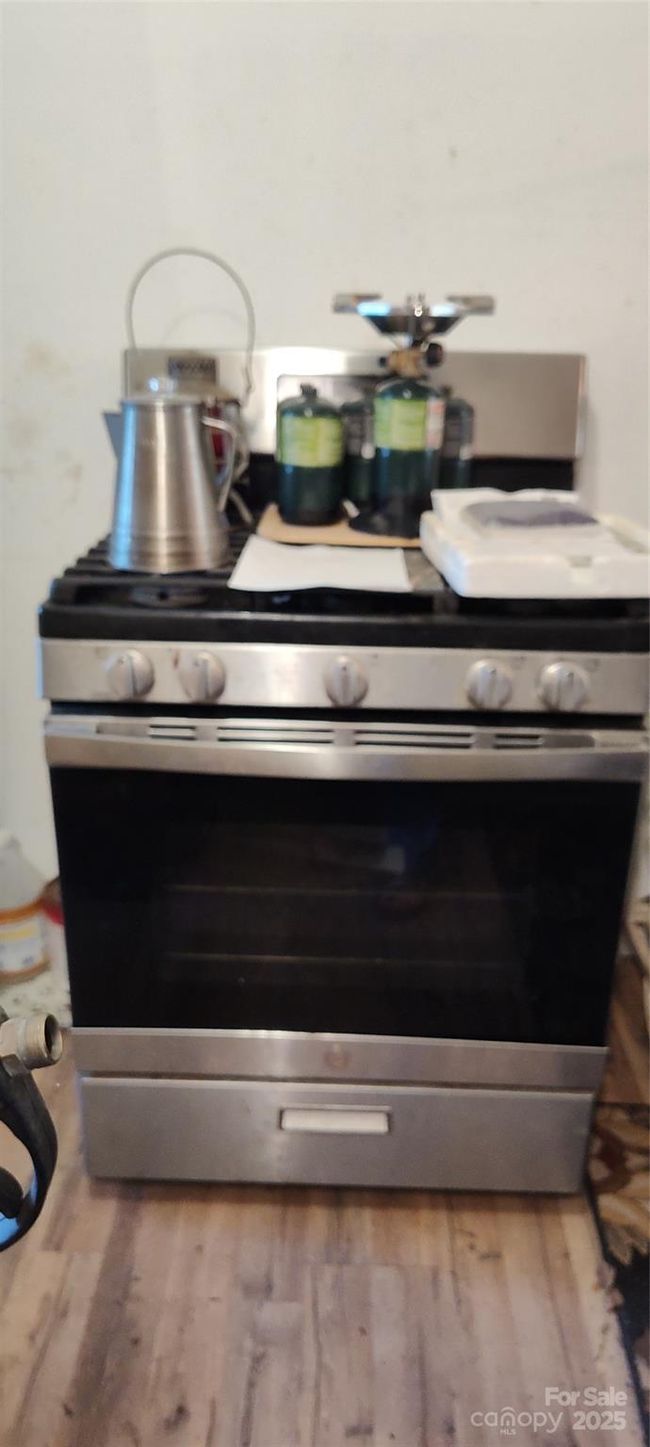 gas range | Image 22