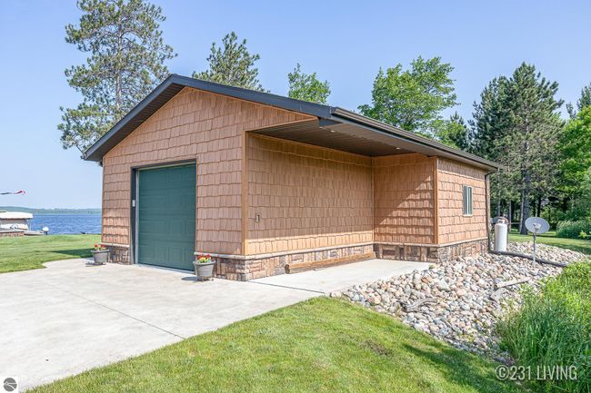 6890 Jessie Dr, House other with 4 bedrooms, 2 bathrooms and null parking in Saint Helen MI | Image 9