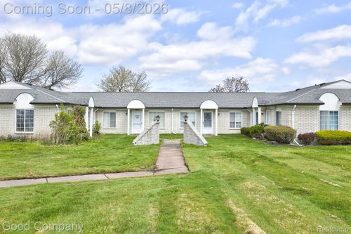 81-32832 Meadowbrook Ln, Warren, MI, 48093-6145 | Card Image