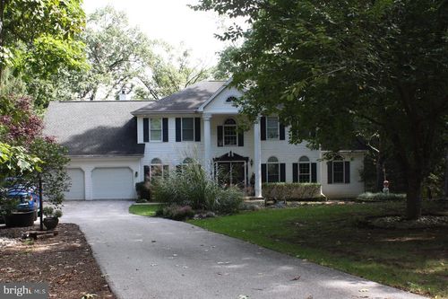 17 Triplett Ct, Dillsburg, PA, 17019-9490 | Card Image