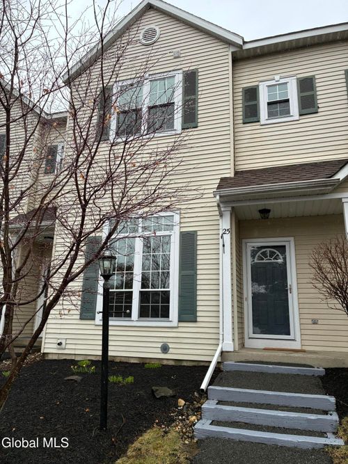 25 Stratton Cir, Troy, NY, 12182-3609 | Card Image