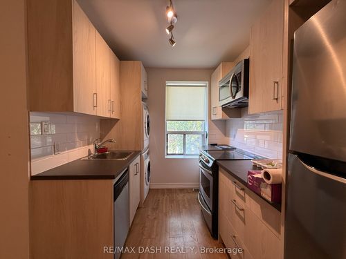 upper-2471 Dundas St W, Toronto, ON, M6P1X3 | Card Image