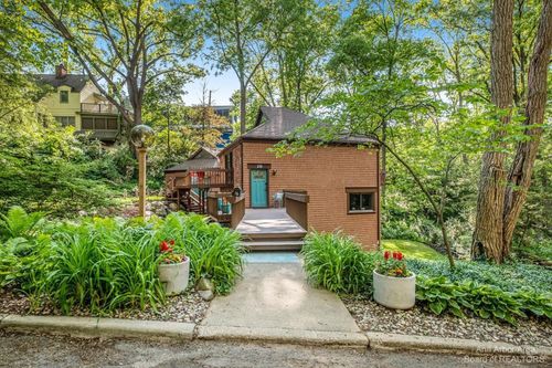 16 Harvard Pl, Ann Arbor, MI, 48104-1726 | Card Image