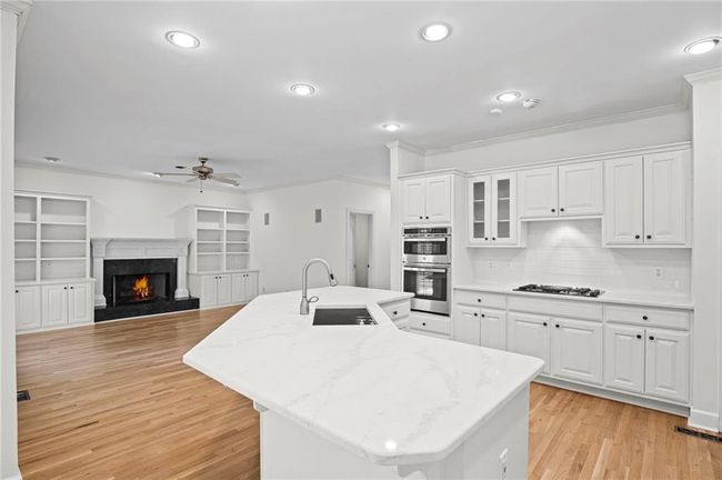 1021 Oakpointe Pl, House other with 4 bedrooms, 4 bathrooms and null parking in Dunwoody GA | Image 4