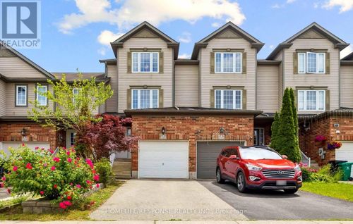 222 Sophia Cres, Kitchener, ON, N2R1X8 | Card Image
