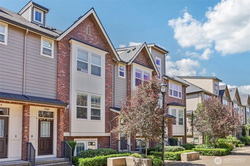 1313 Brooklyn Walk Ne, Issaquah, WA, 98029-6285 | Card Image