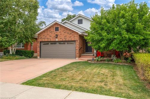31 Bolzano Crt, Hamilton, ON, L8W3W7 | Card Image