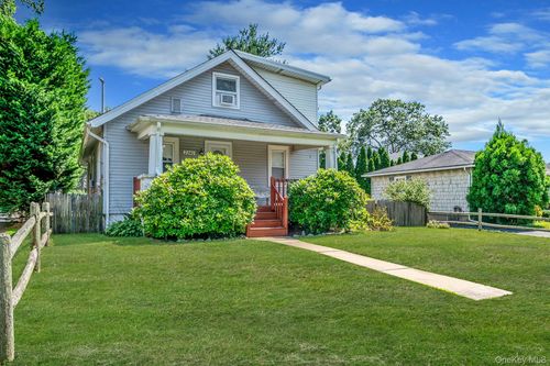 2240 Lafayette St, North Bellmore, NY, 11710-2137 | Card Image