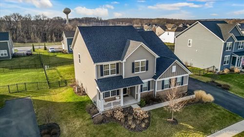 3691 Skyglade Dr, Elgin, IL, 60124-5722 | Card Image