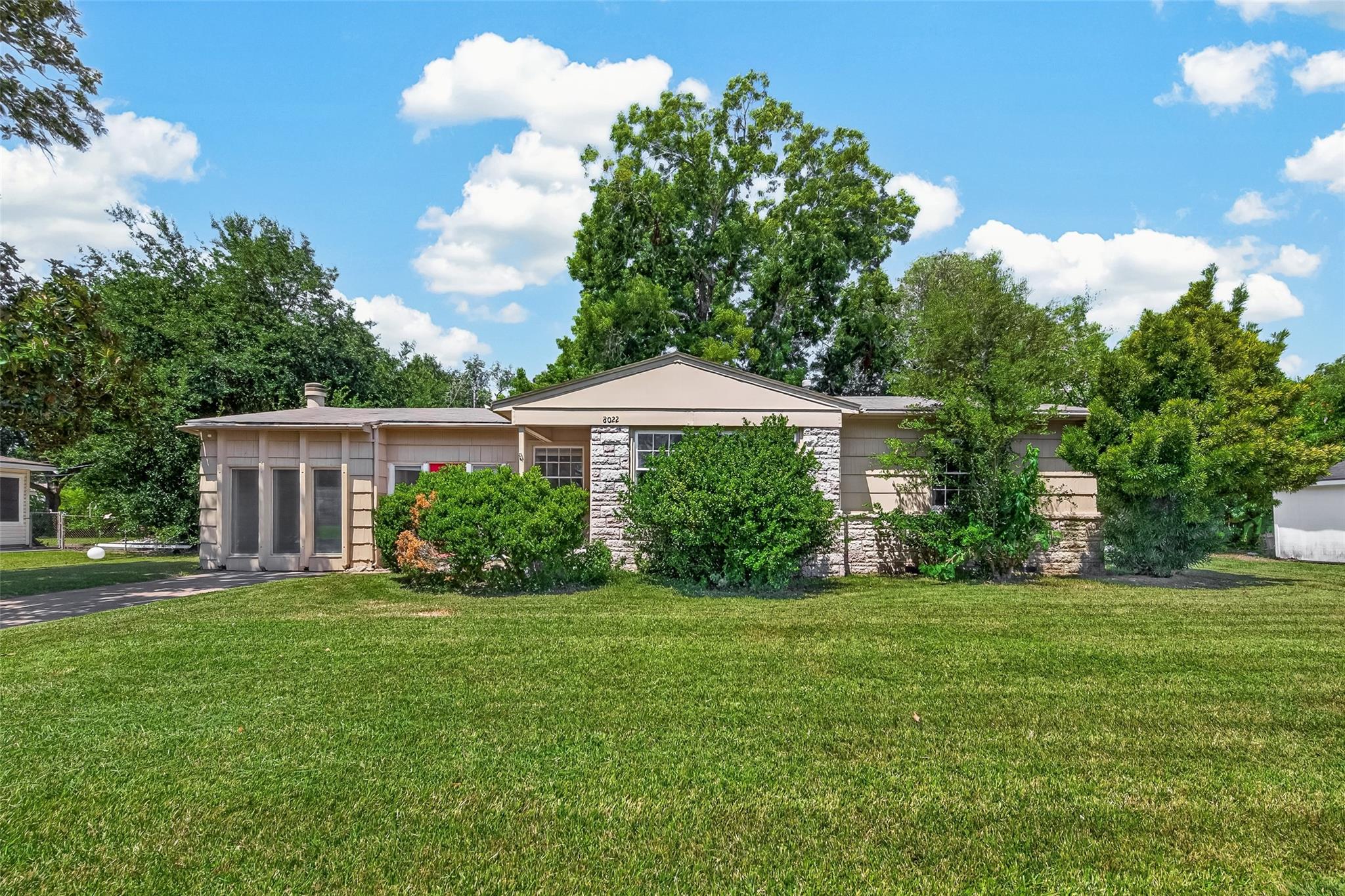 Residential in Hitchcock