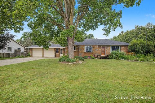 8261 Cottonwood Dr, Jenison, MI, 49428-8316 | Card Image