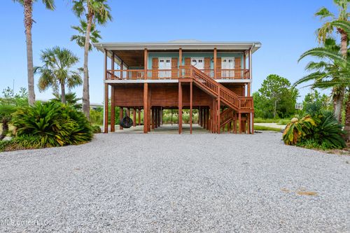 218 Front St, Pass Christian, MS, 39571-3277 | Card Image