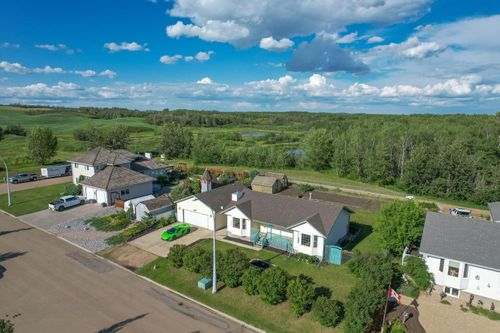 5511 52nd Street, Bashaw, AB, T0B0H0 | Card Image