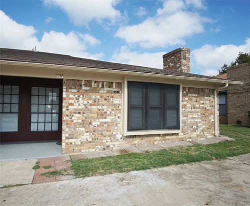 921-919 Southmoor Dr, Arlington, TX, 76010-5841 | Card Image
