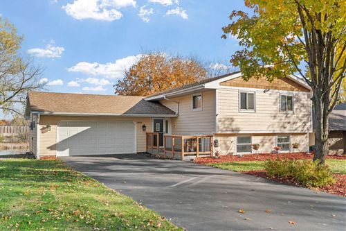 2604 Lake Shore Ave, Little Canada, MN, 55117-1428 | Card Image