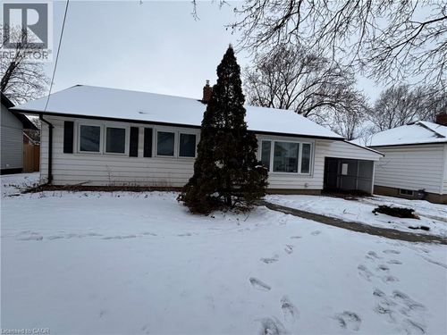 upper-118 Jacobson Ave, St. Catharines, ON, L2T3A5 | Card Image