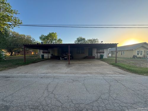 704 Cantrell Ave, Jourdanton, TX, 78026-2204 | Card Image