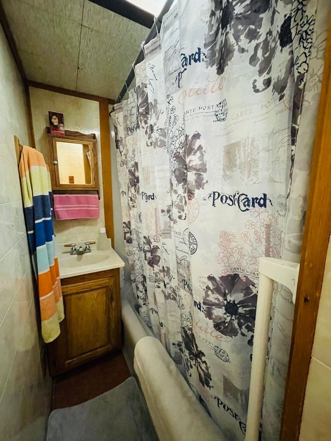 1215 E Main St, House other with 3 bedrooms, 1 bathrooms and 12 parking in Streator IL | Image 23