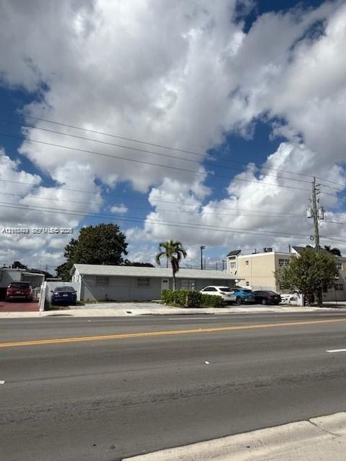 2650 W 8th Ave, Hialeah, FL, 33010-1202 | Card Image
