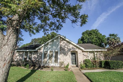 2811 S Blue Meadow Cir, Sugar Land, TX, 77479-1527 | Card Image