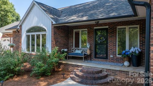 6566-151 Harbourtown Dr, Kings Mountain, NC, 28086-9593 | Card Image