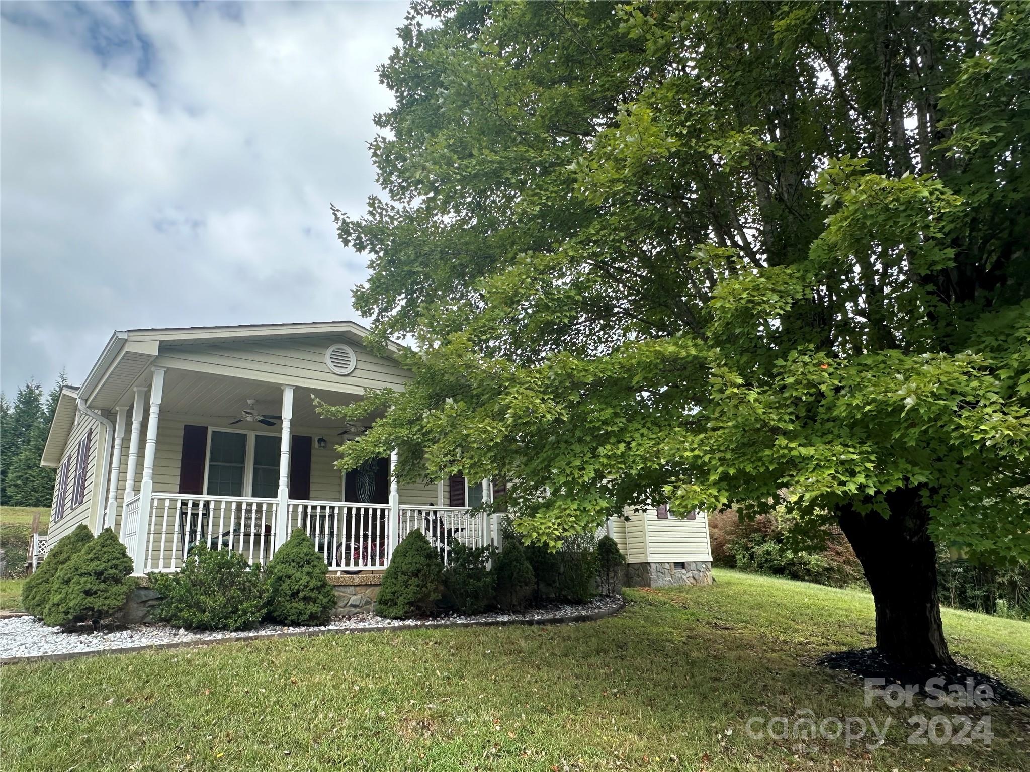 Mission Rd, Hudson, NC 28638
