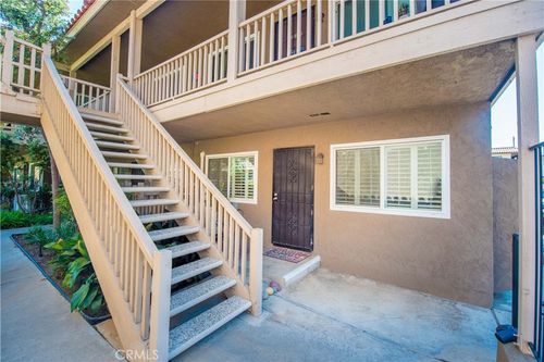 ci119-611 S La Veta Park Cir, Orange, CA, 92868-4054 | Card Image