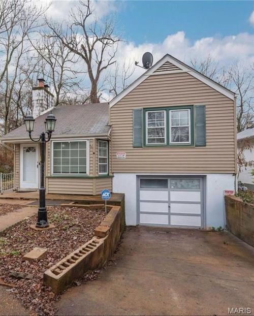 703 Cunniff Pl, Saint Louis, MO, 63135-2908 | Card Image